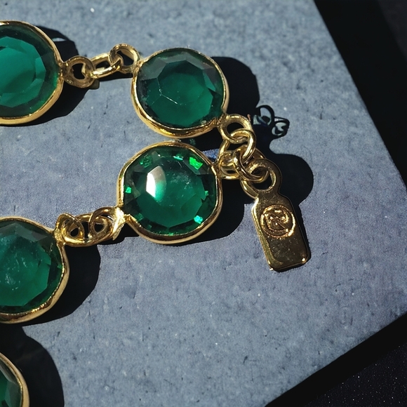 Swarovski Swan VIntage Emerald Crystal Bevel Long Necklace & Bracelet Set - Picture 4 of 4